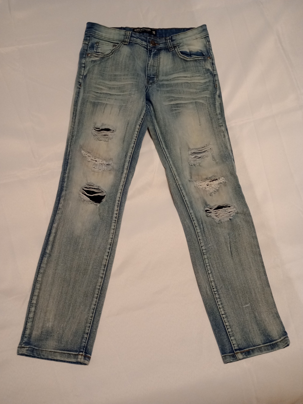 Road Narrows Distressed Jeans | Boys Size 16